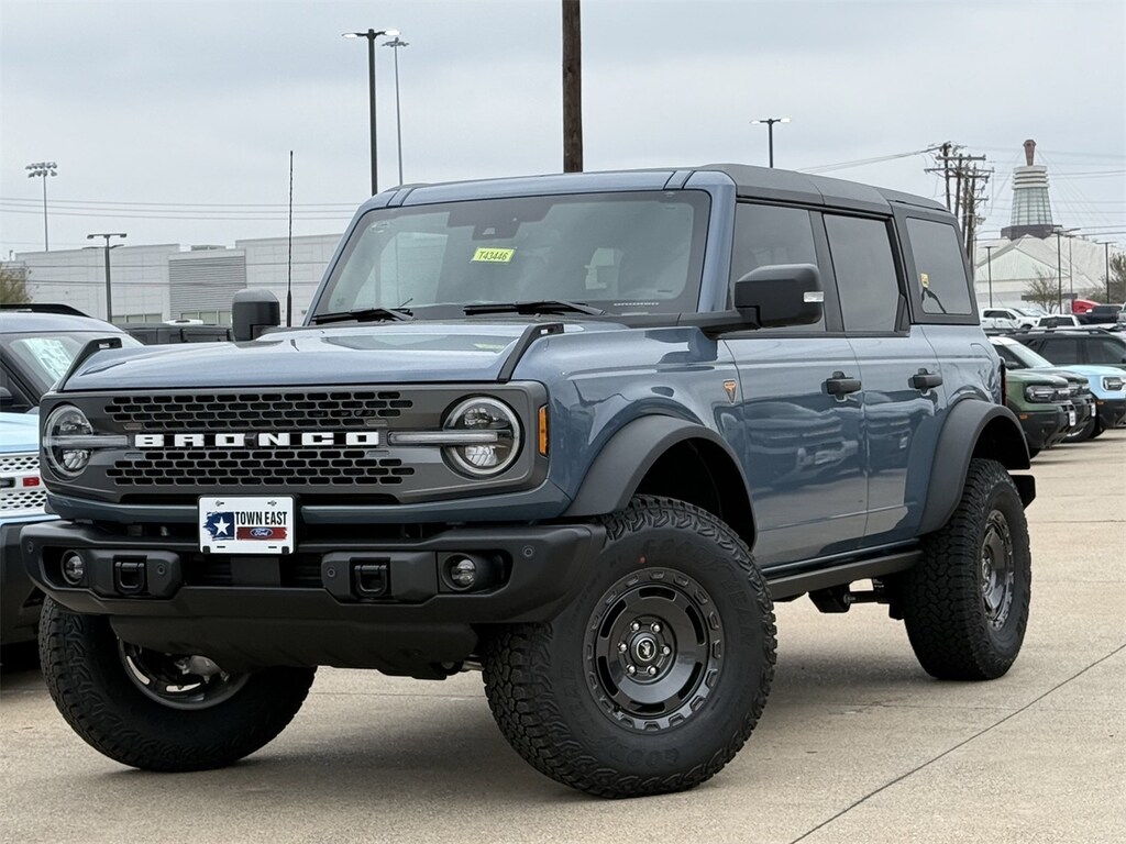 New 2025 Ford Bronco Badlands SUV