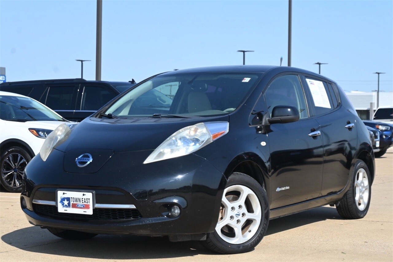 Used 2011 Nissan LEAF SL with VIN JN1AZ0CP6BT003427 for sale in Mesquite, TX