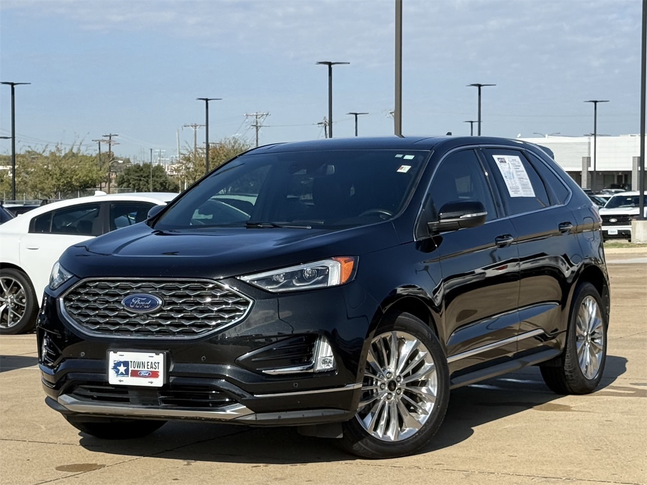2021 Ford Edge Titanium's photo