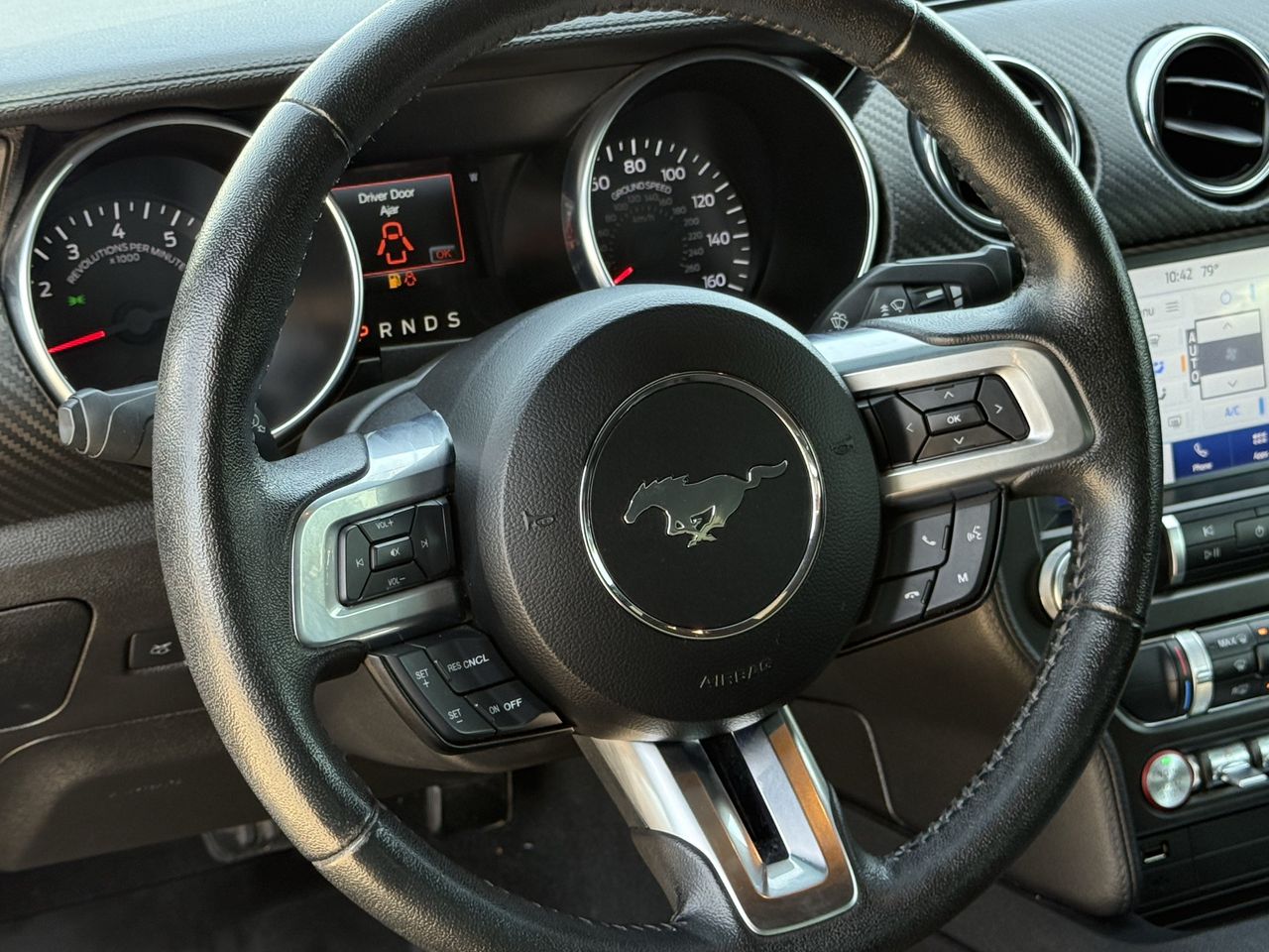 2022 Ford Mustang EcoBoost - Photo 11