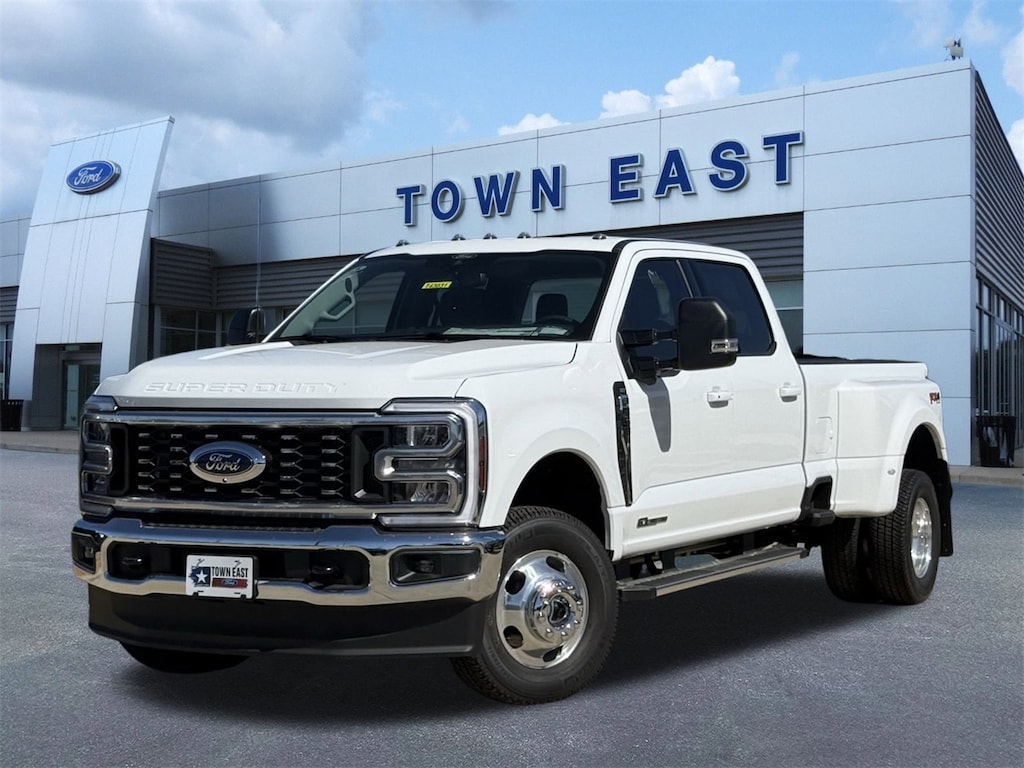 New 2026 Ford F-350 XLT Truck Crew Cab