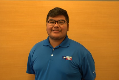 Staff member Cesar Luna from ID_63542fcac884