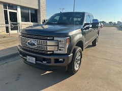 2019 Ford F-250SD Platinum Truck