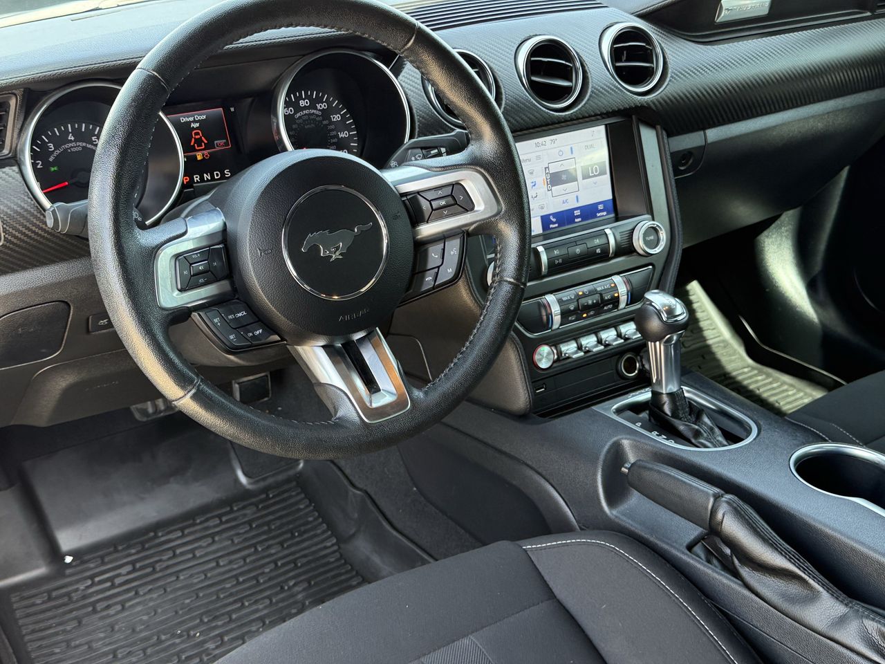 2022 Ford Mustang EcoBoost - Photo 10