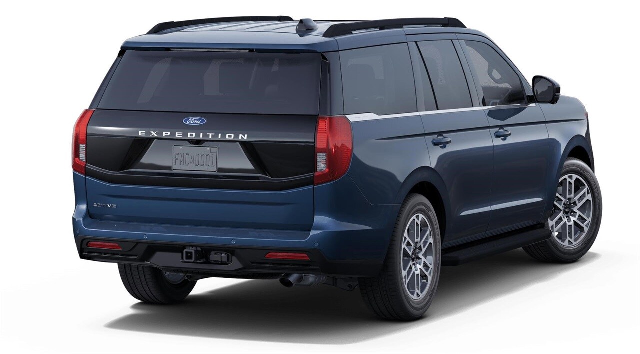 2025 Ford Expedition photo 3