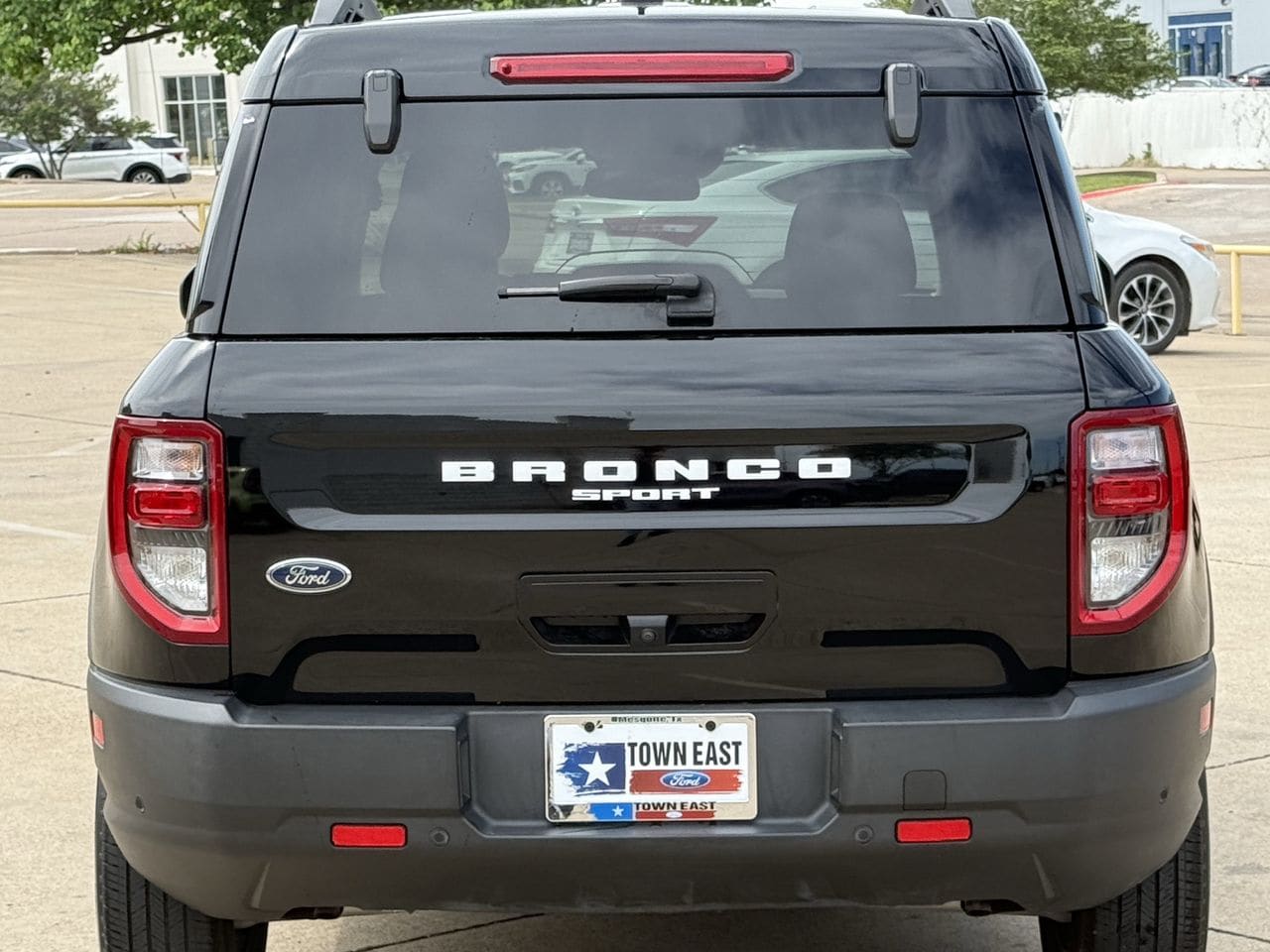 View vehicle photo 6