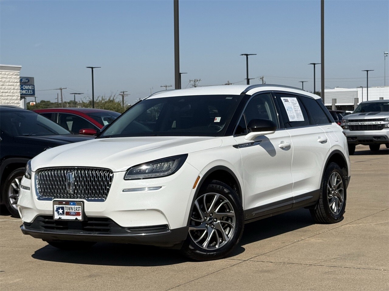 2021 Lincoln Corsair Standard photo 2