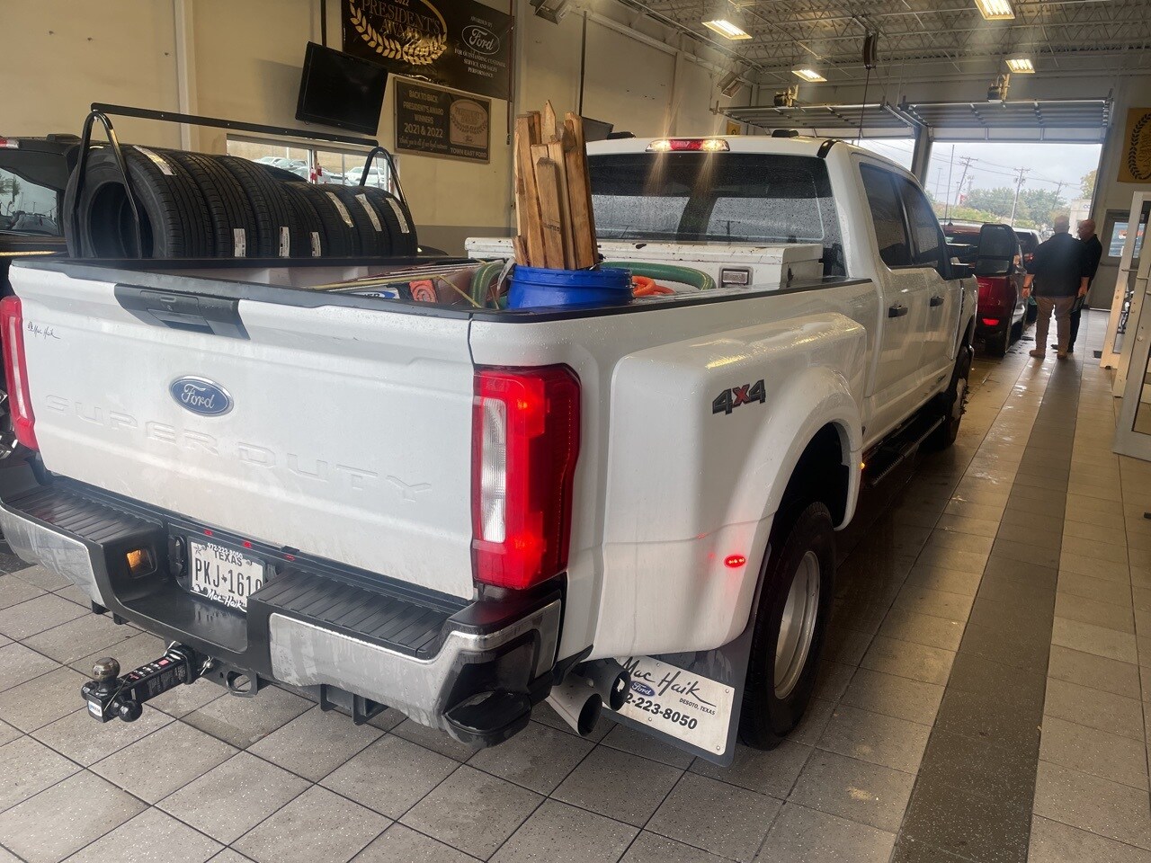 2025 Ford F-350 photo 2