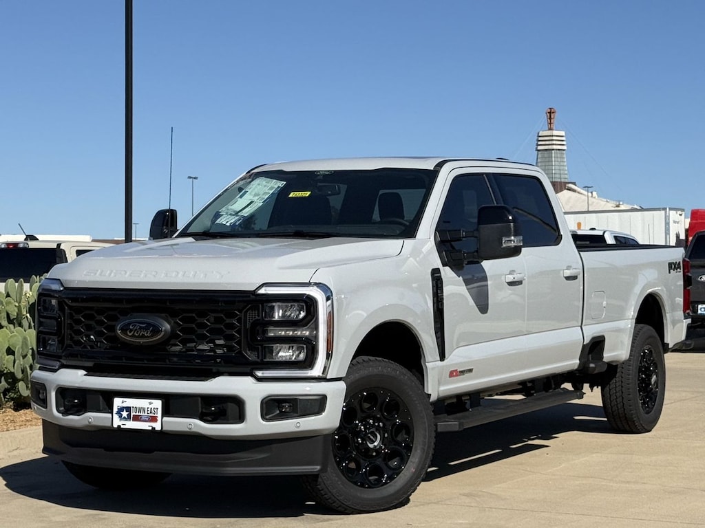 New 2026 Ford F-350 Lariat Truck Crew Cab