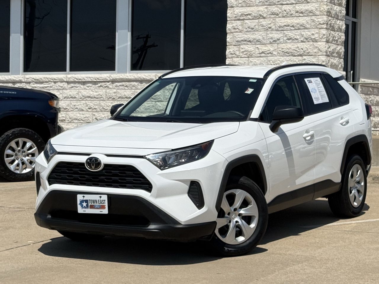 Used 2020 Toyota RAV4 LE with VIN 2T3H1RFVXLW072444 for sale in Mesquite, TX