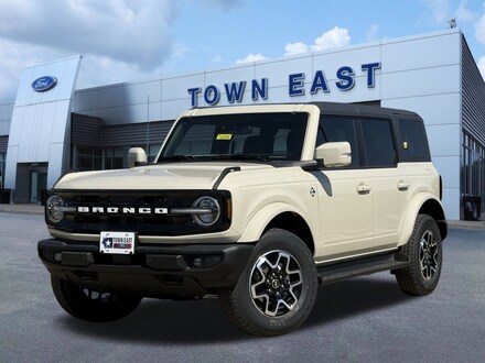 2025 Ford Bronco Outer Banks SUV