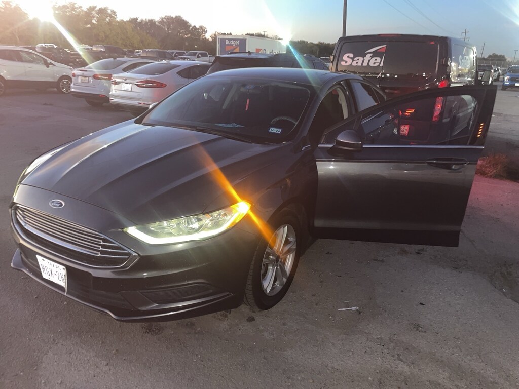 Used 2018 Ford Fusion SE Sedan