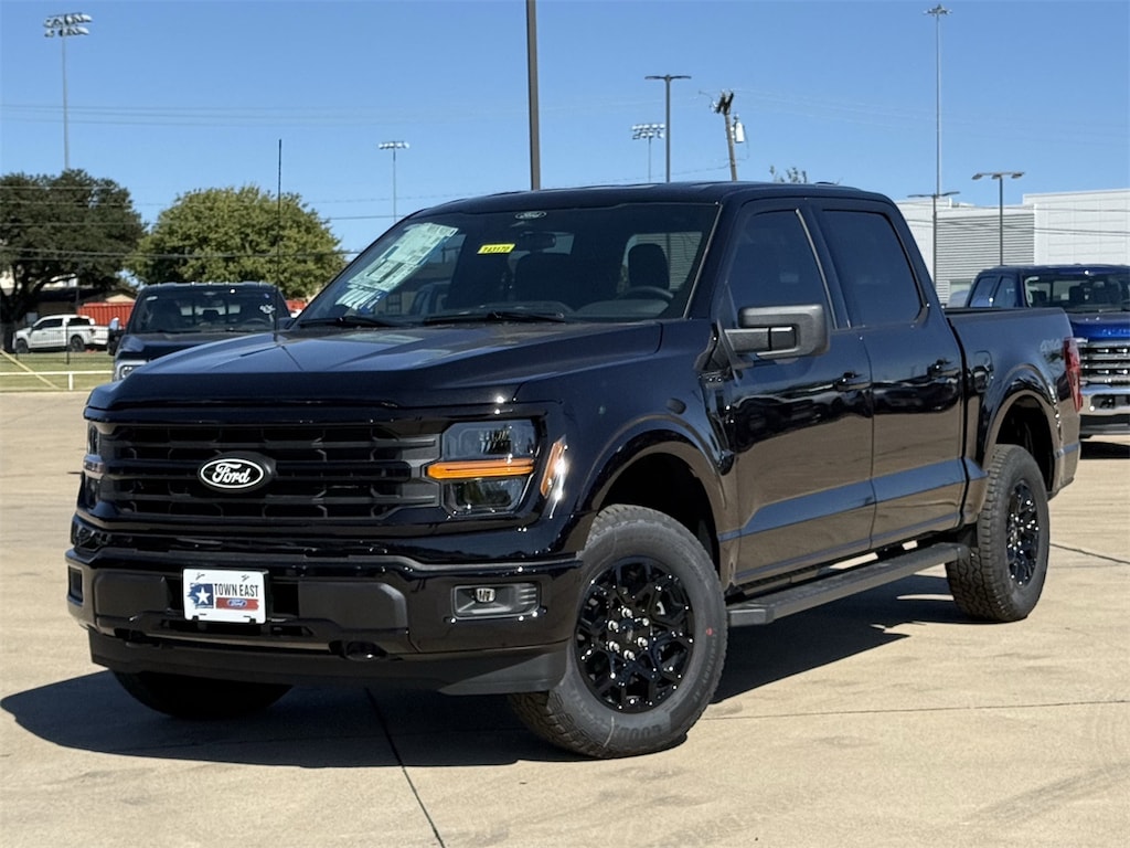 New 2025 Ford F-150 XLT Truck SuperCrew Cab