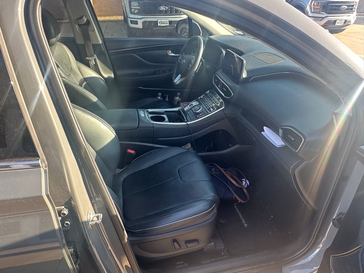 View vehicle photo 4