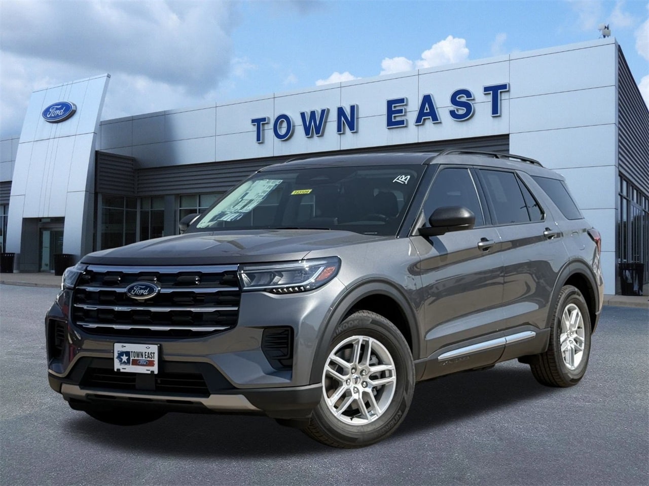 2025 Ford Explorer Active's photo