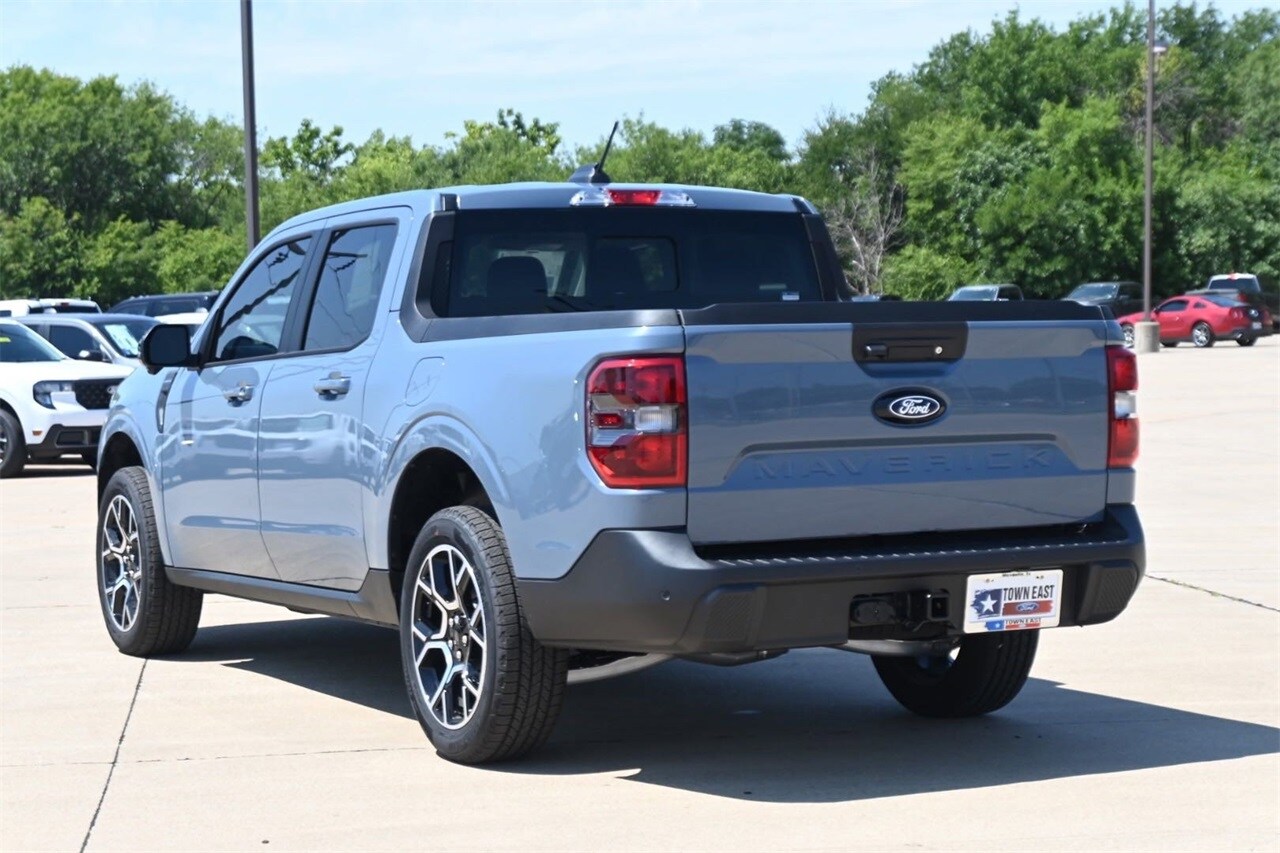 2025 Ford Maverick Lariat photo 2