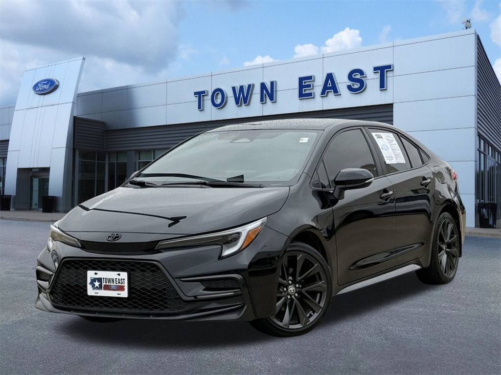 Used 2024 Toyota Corolla SE Sedan