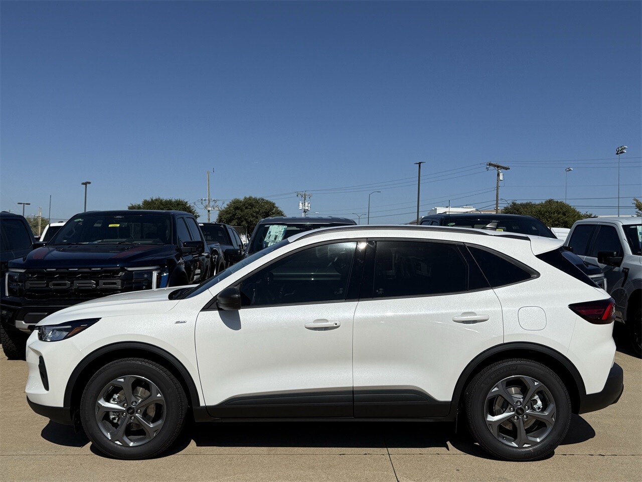 2026 Ford Escape ST-Line photo 3