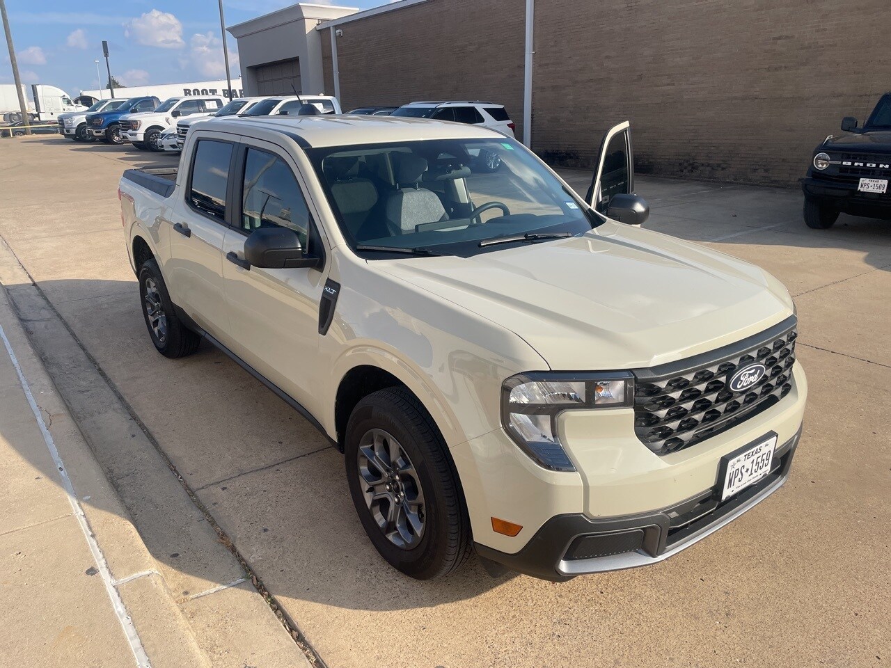 2025 Ford Maverick XLT photo 3