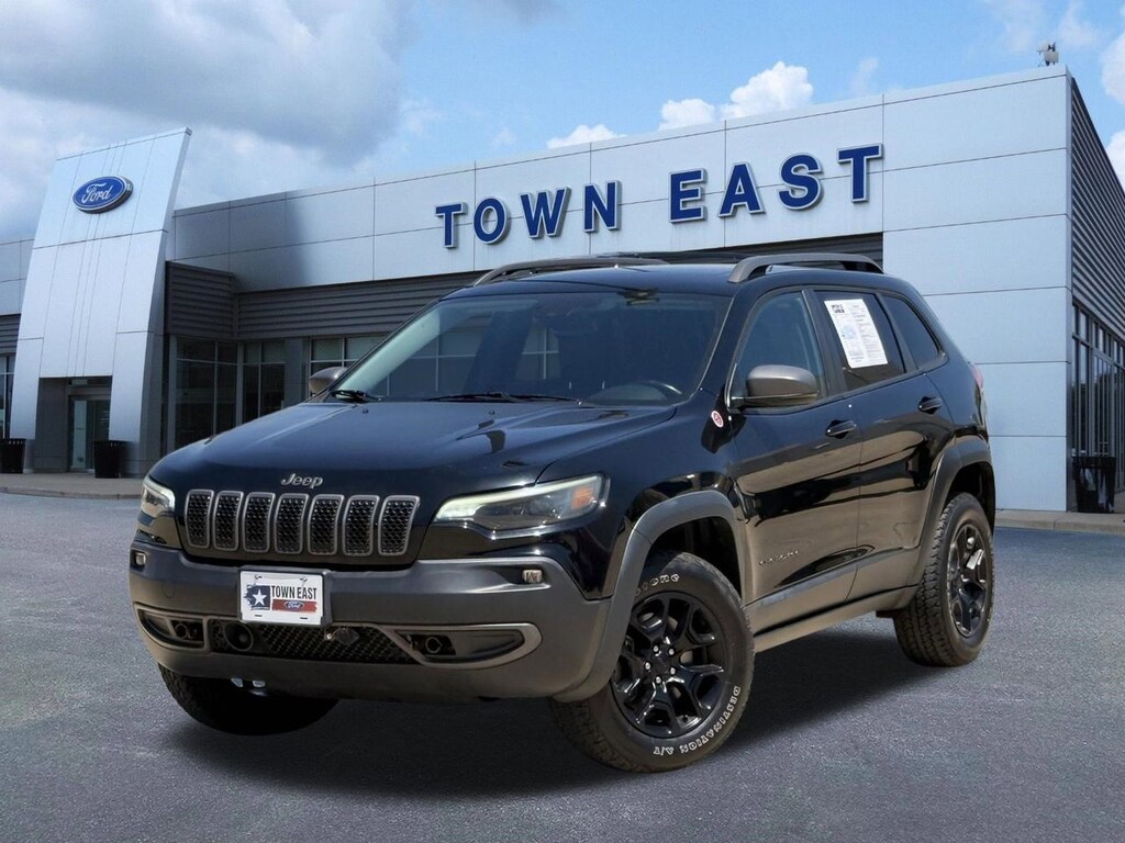 Used 2021 Jeep Cherokee Trailhawk SUV
