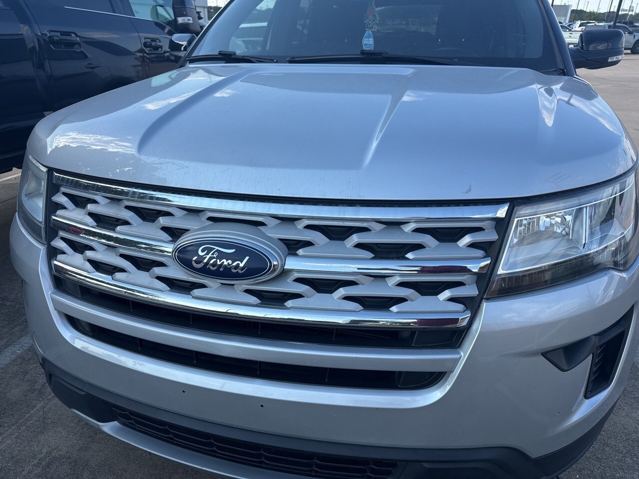 2018 Ford Explorer XLT photo 2