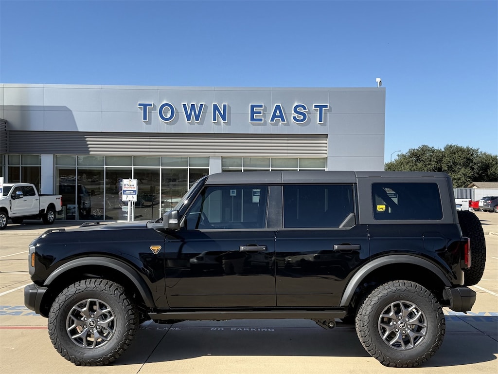 New 2025 Ford Bronco Badlands SUV