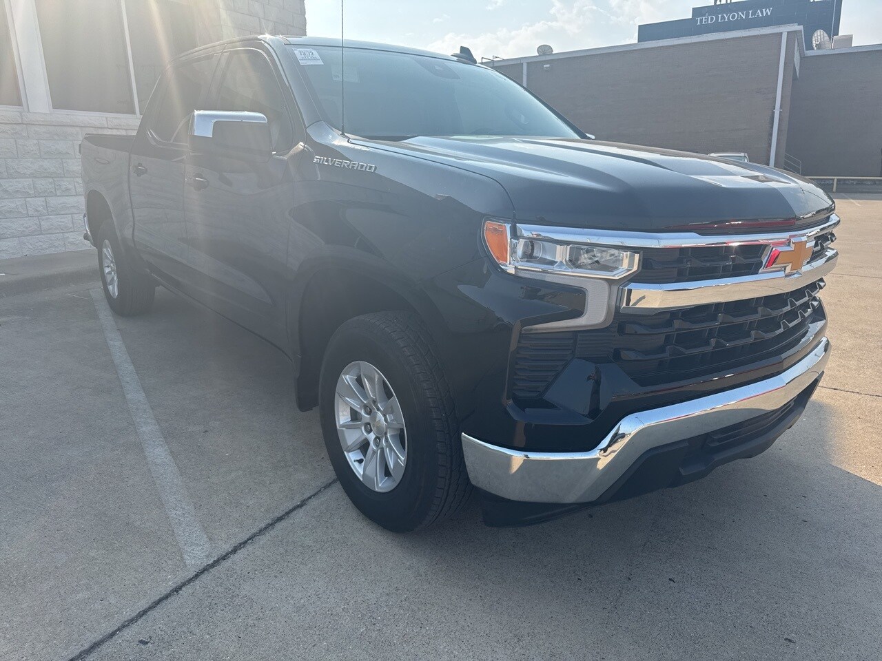 2024 Chevrolet Silverado 1500 LT photo 3