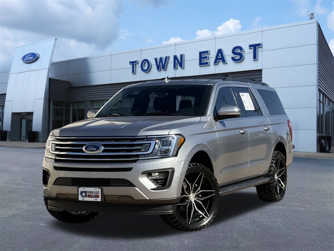 2021 Ford Expedition XLT's photo