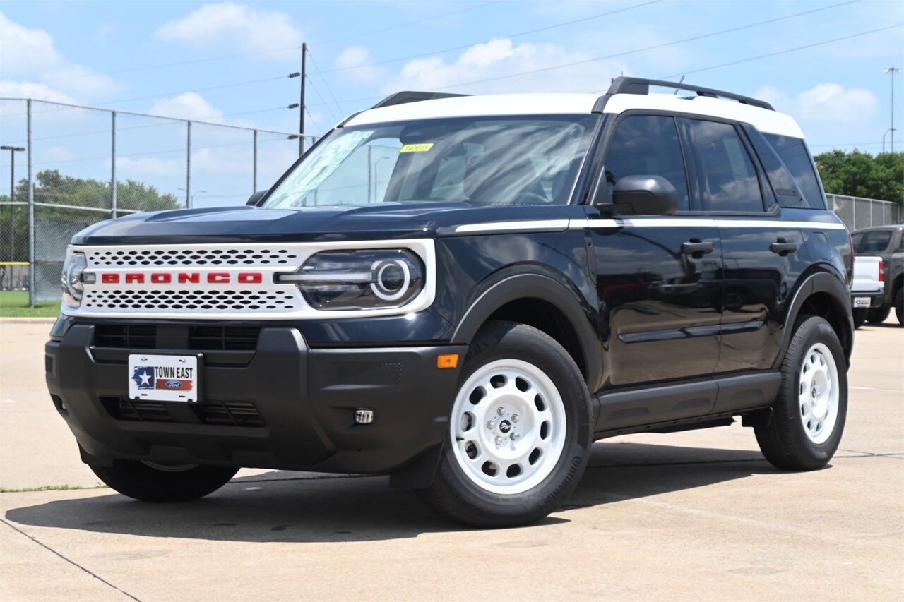 2025 Ford Bronco Sport Heritage photo 2