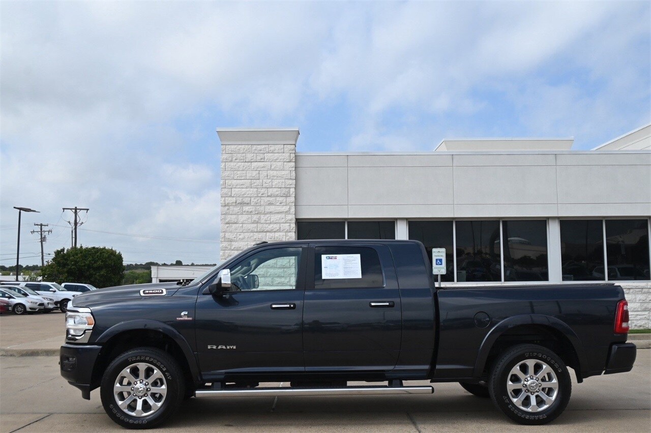 2022 Ram 3500 Laramie photo 2