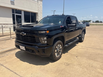 2024 Chevrolet Silverado 2500HD Custom Truck