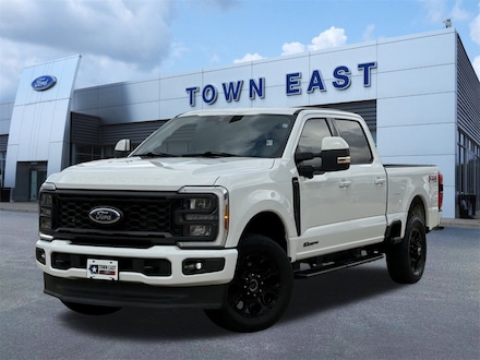 2023 Ford F-250SD Lariat Truck