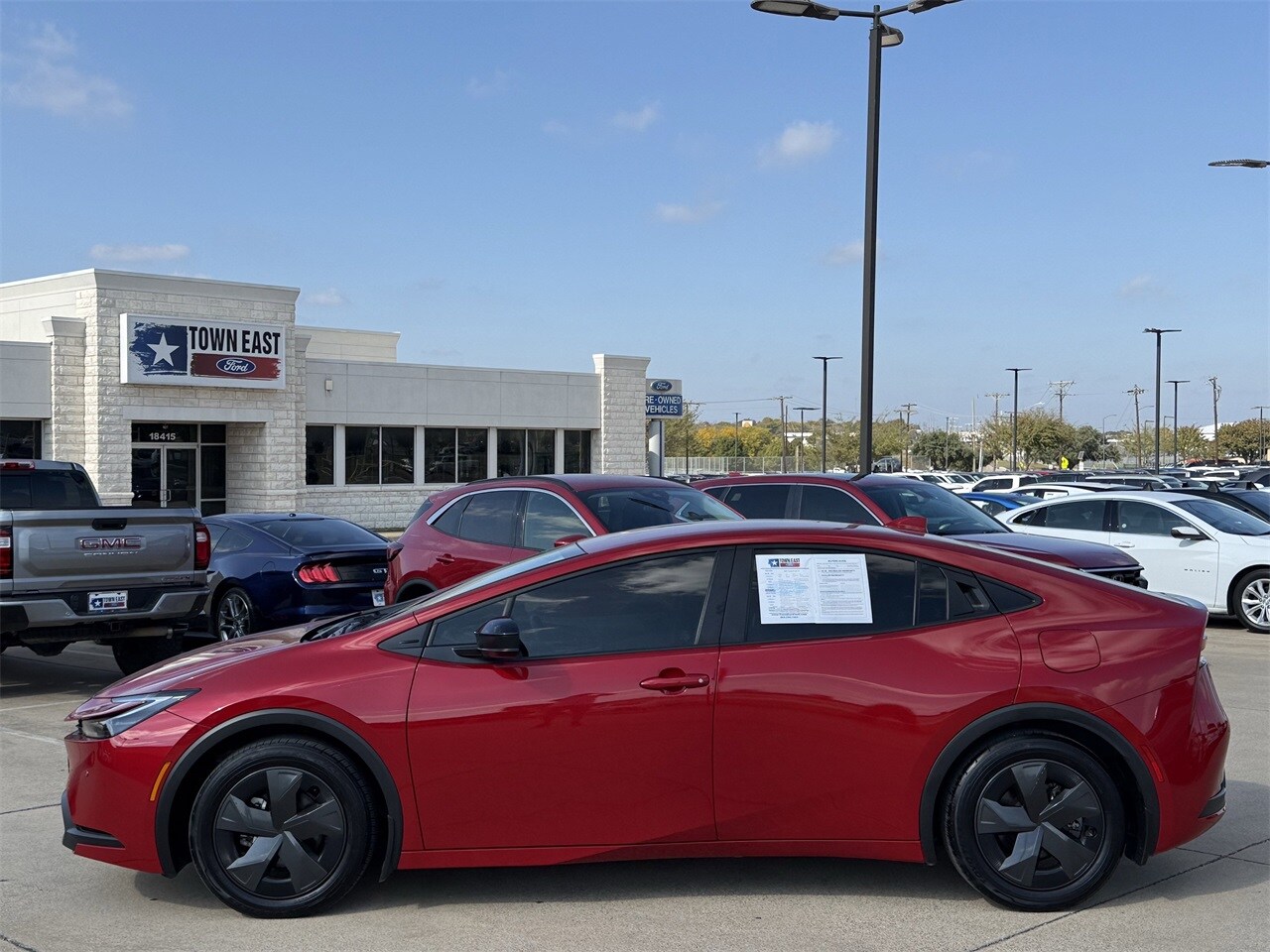 2024 Toyota Prius LE photo 3