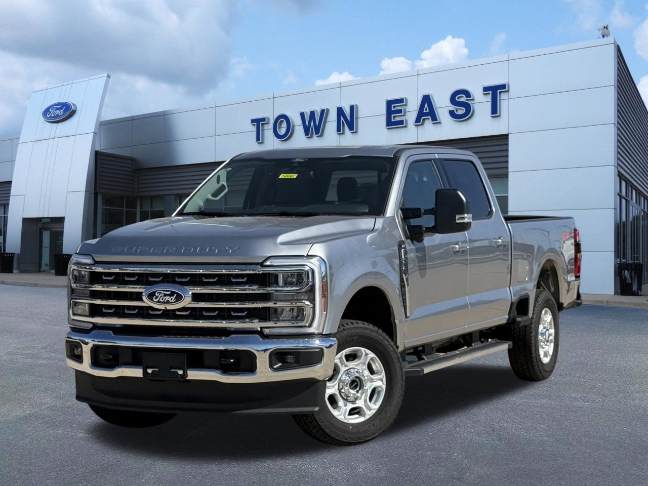 2027 Ford F-250 XLT Truck Crew Cab
