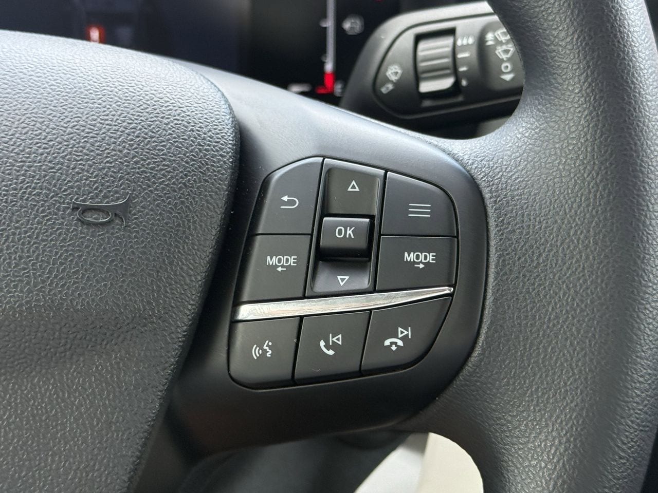 2025 Ford Maverick XL - Photo 13
