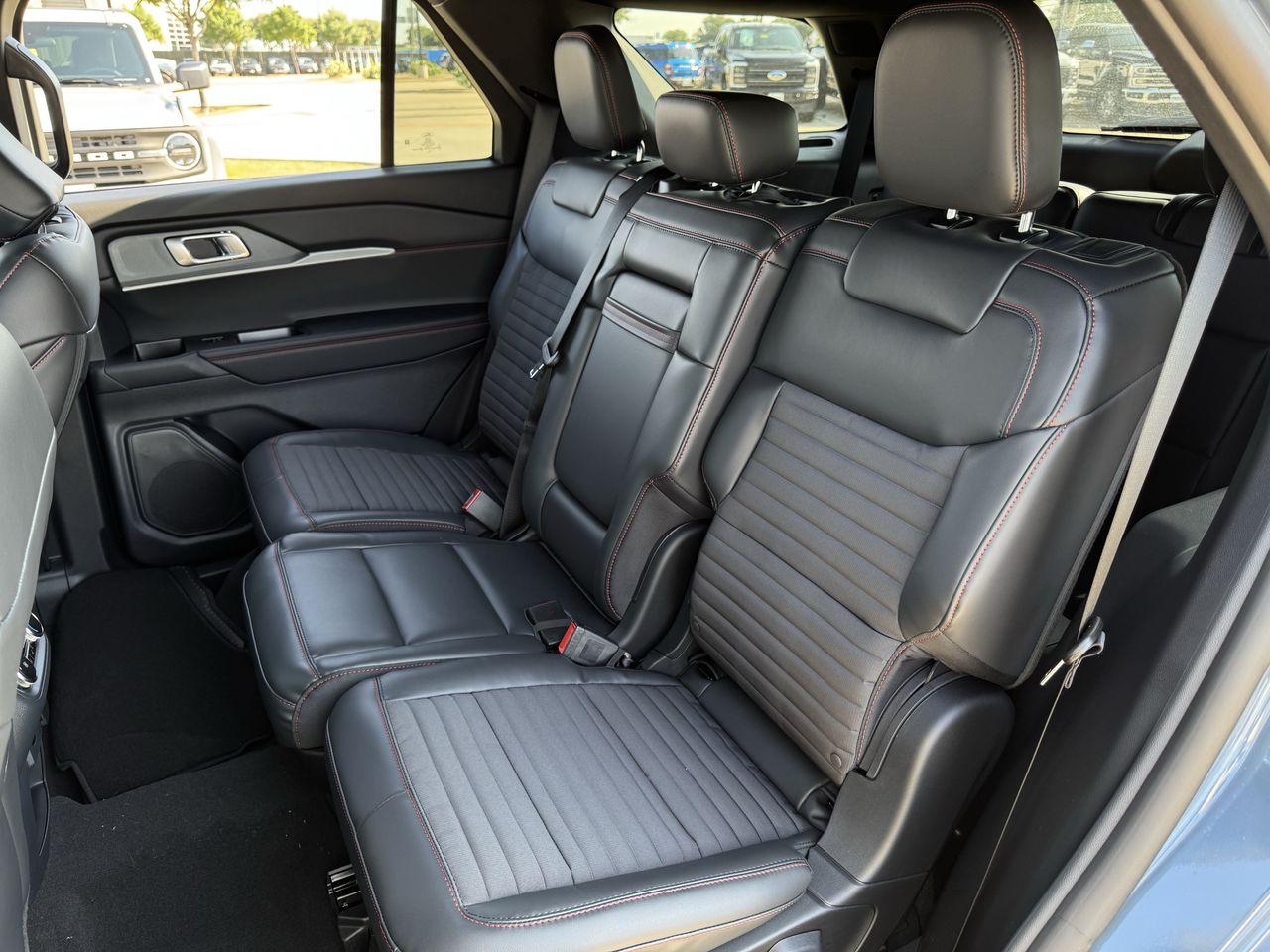2026 Ford Explorer ST-Line - Photo 23