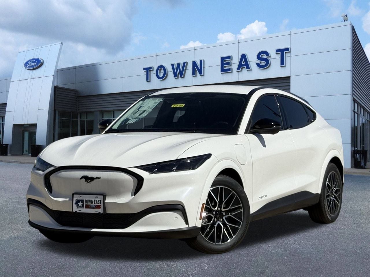 2026 Ford Mustang-Mach-e Premium's photo