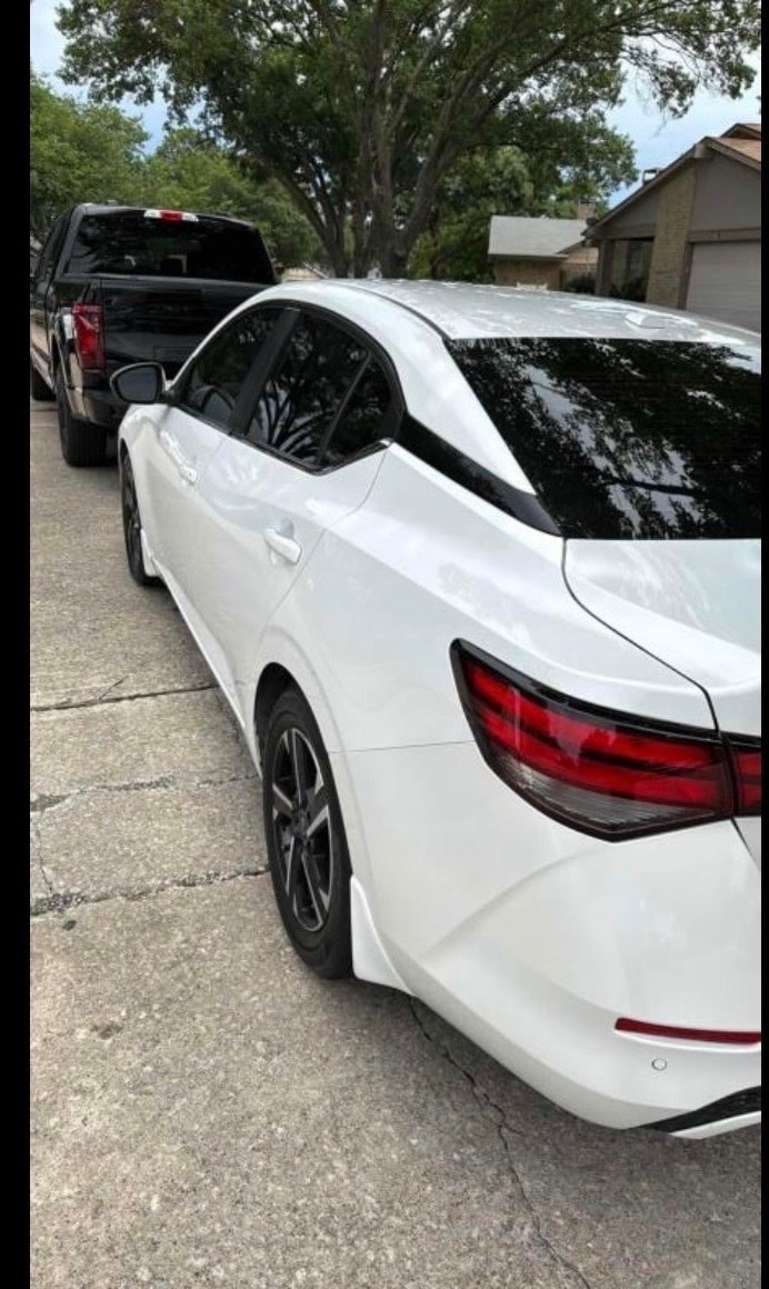 2024 Nissan Sentra SV's photo