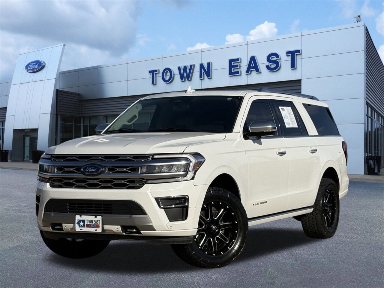 2023 Ford Expedition Platinum's photo