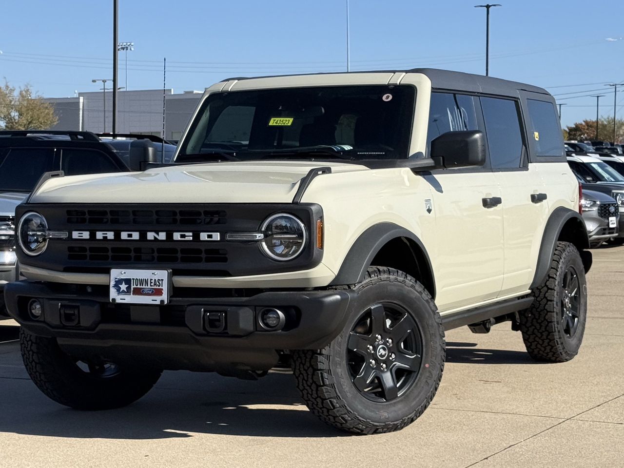 2025 Ford Bronco 4-Door Big Bend - Photo 2