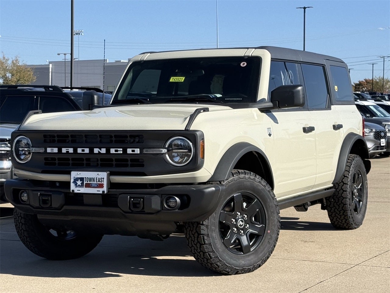 2025 Ford Bronco 4-Door Big Bend's photo
