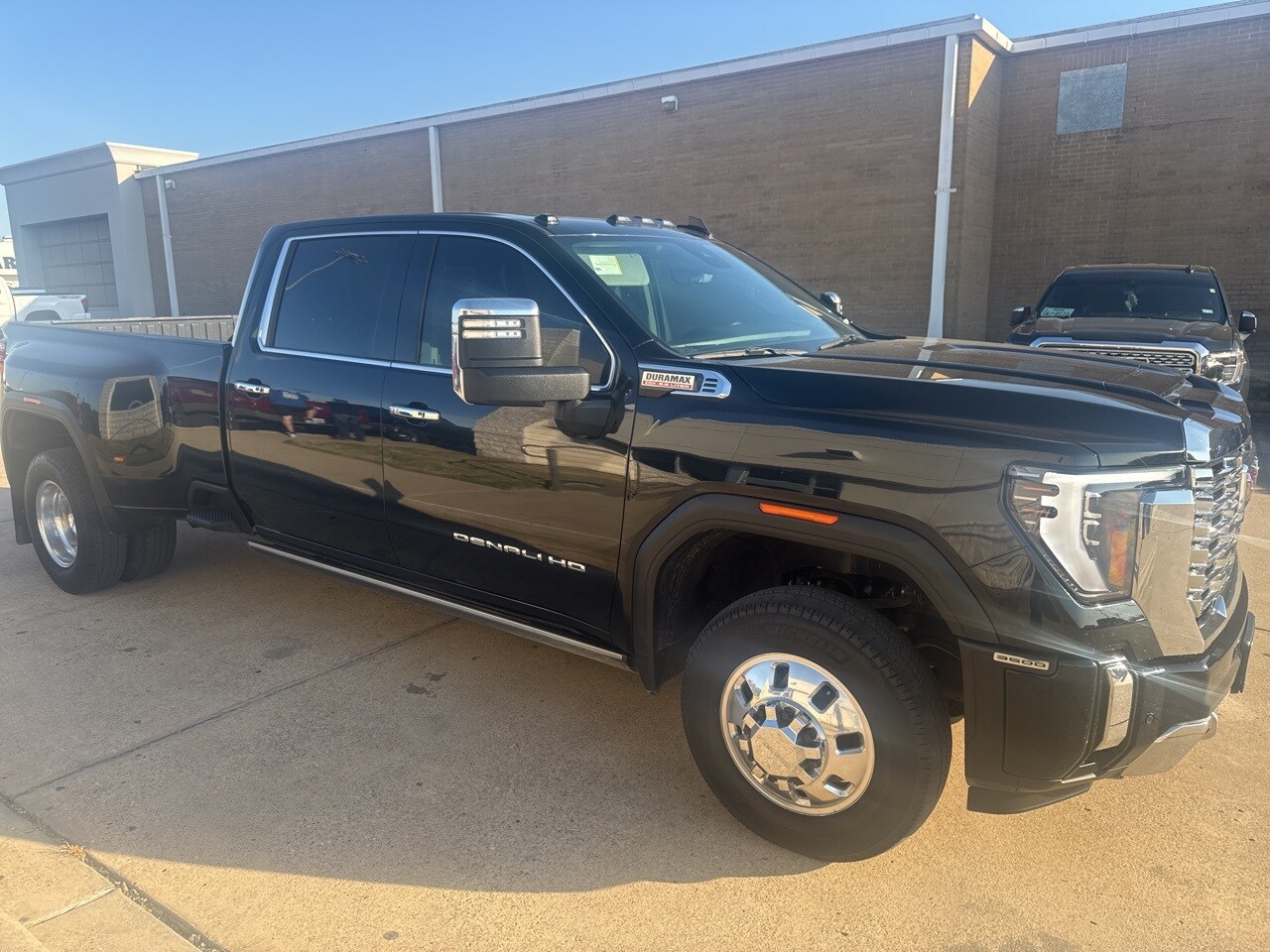 2024 Gmc Sierra HD Denali photo 3
