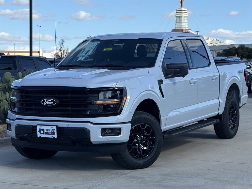 New 2025 Ford F-150 XLT Truck SuperCrew Cab