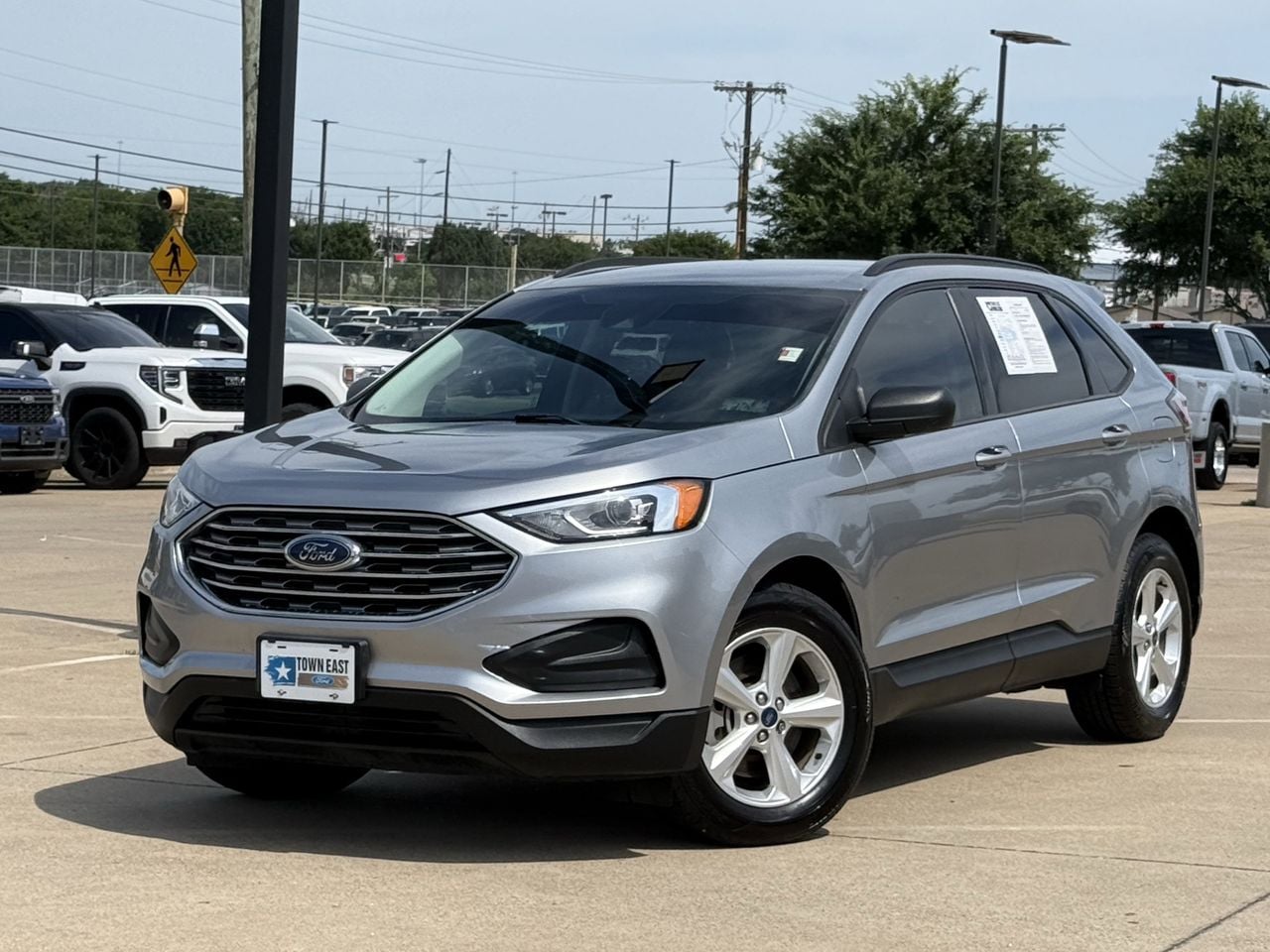 2021 Ford Edge SE's photo