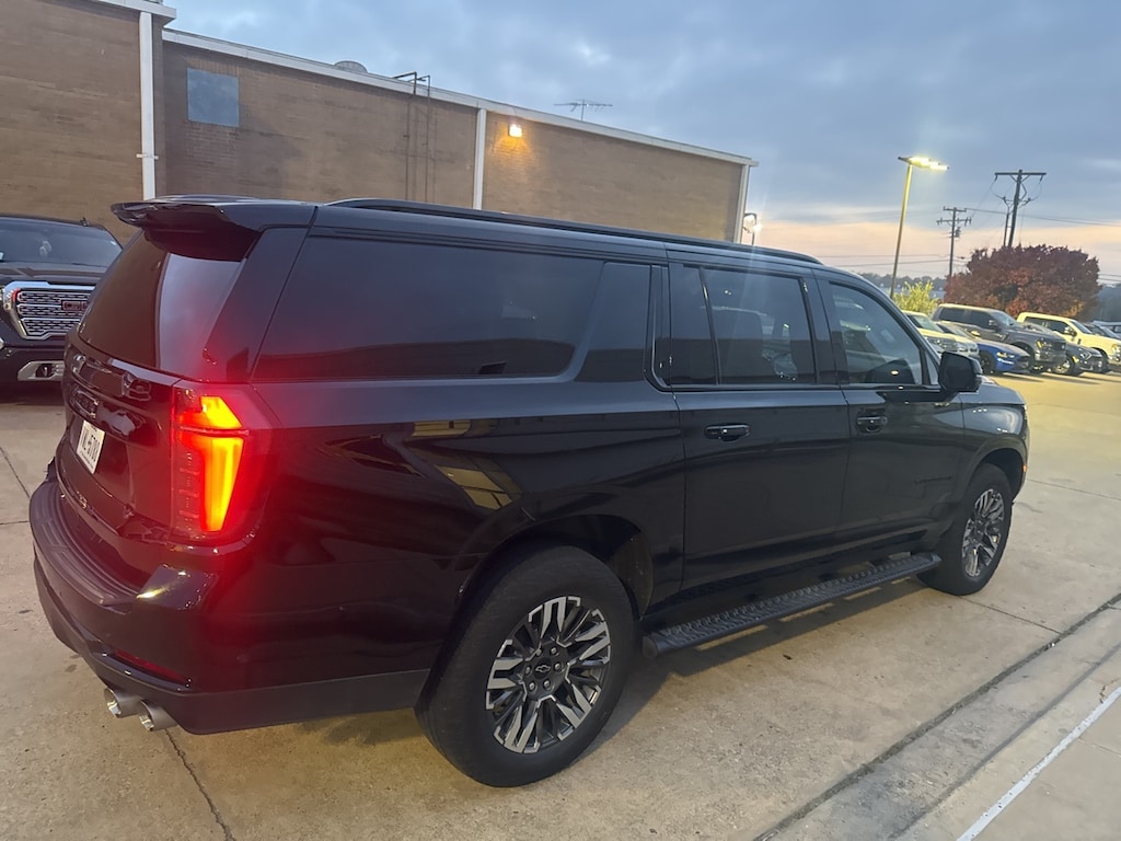 Used 2025 Chevrolet Suburban Z71 SUV