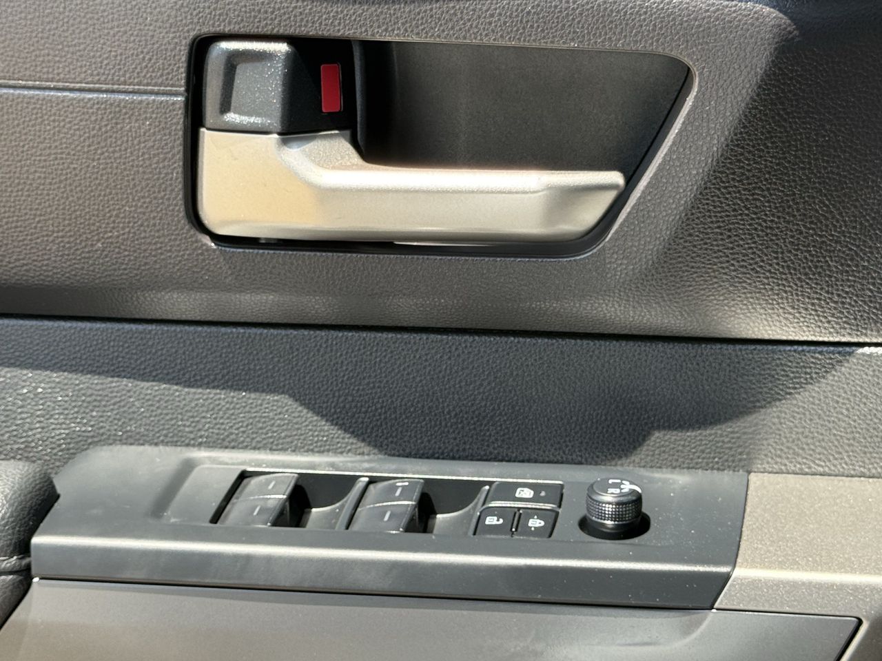 2025 Toyota Tundra SR5 - Photo 23