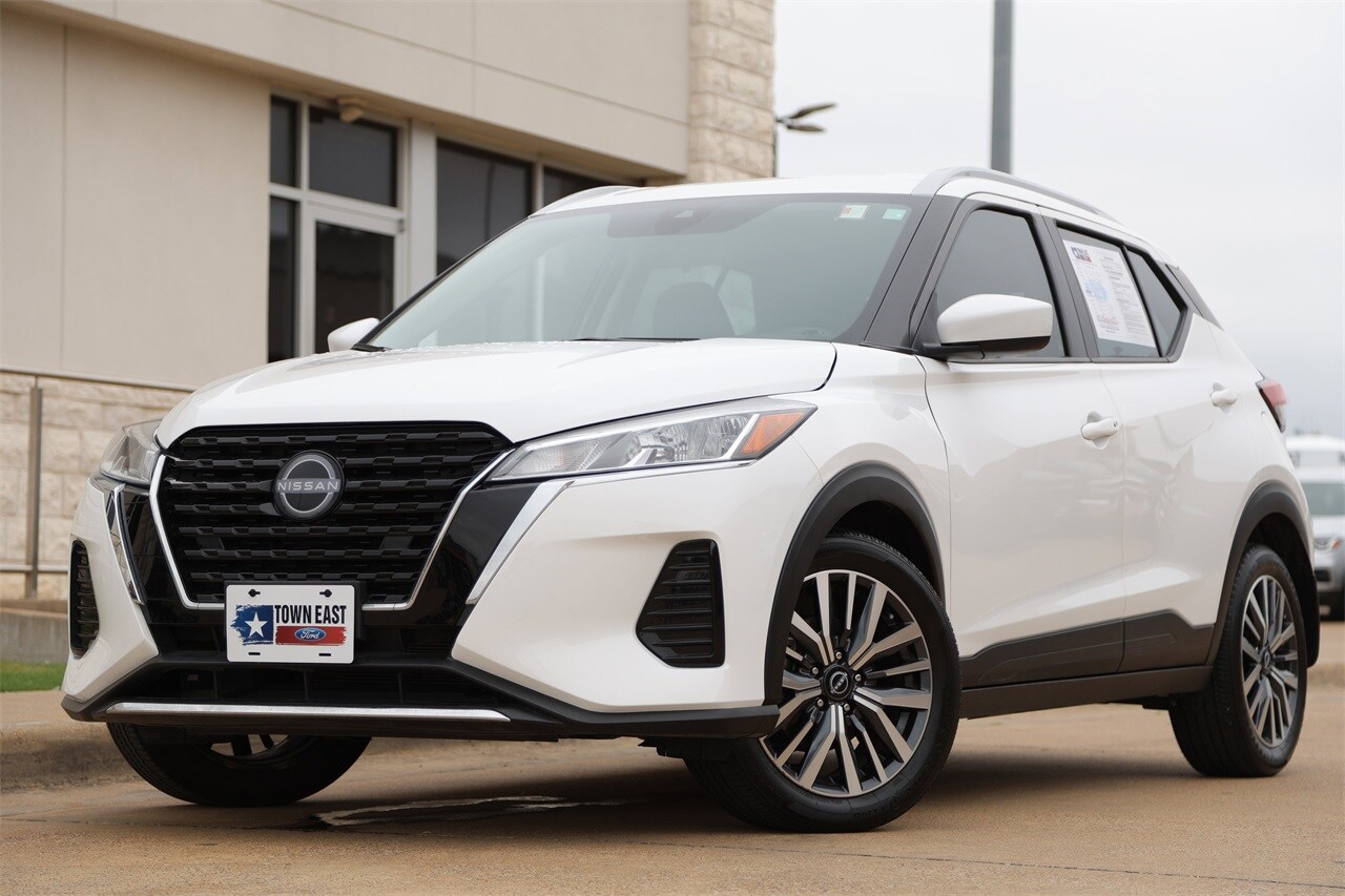 2024 Nissan Kicks SV photo 2