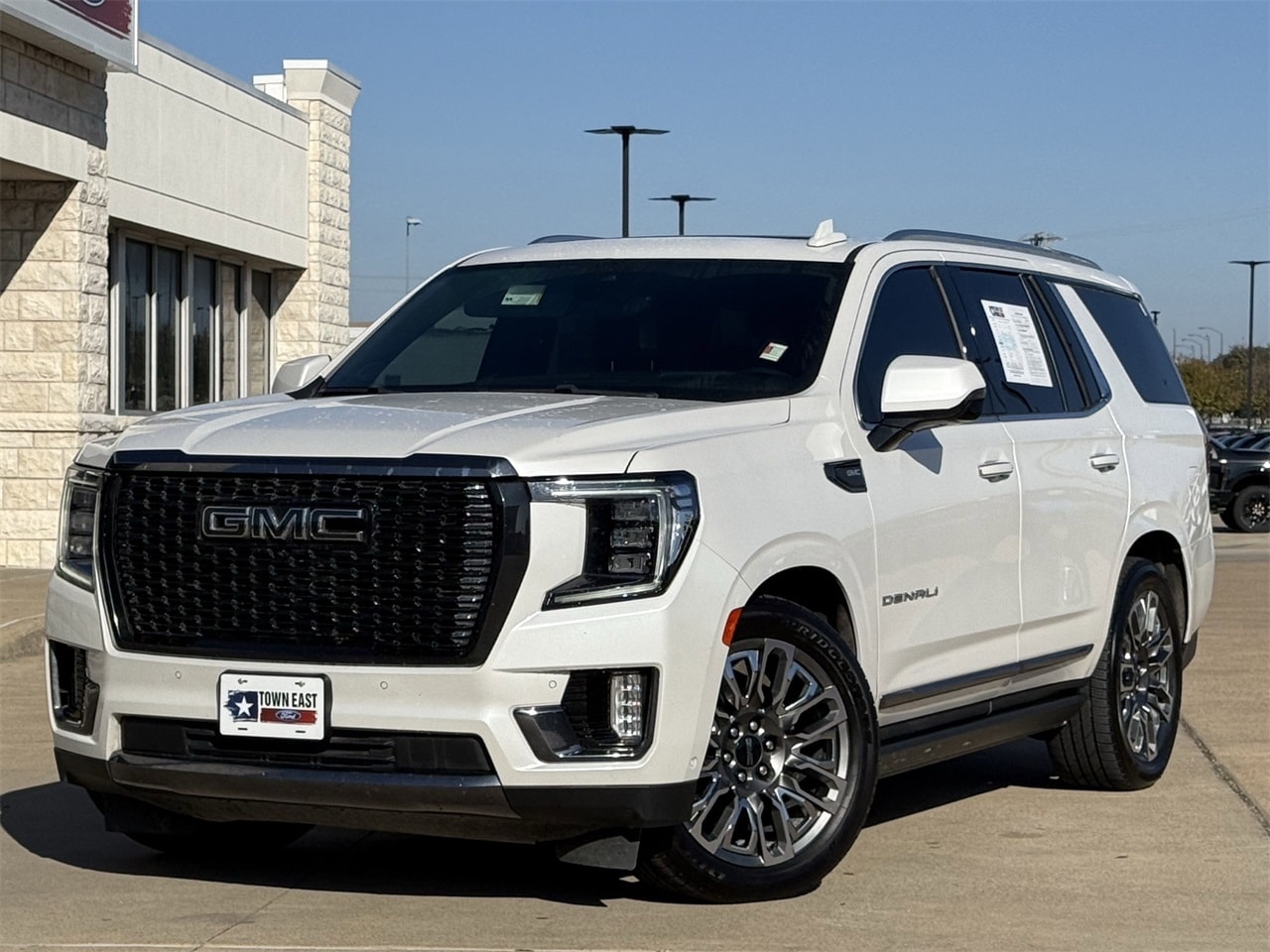 2023 GMC Yukon Denali Ultimate's photo