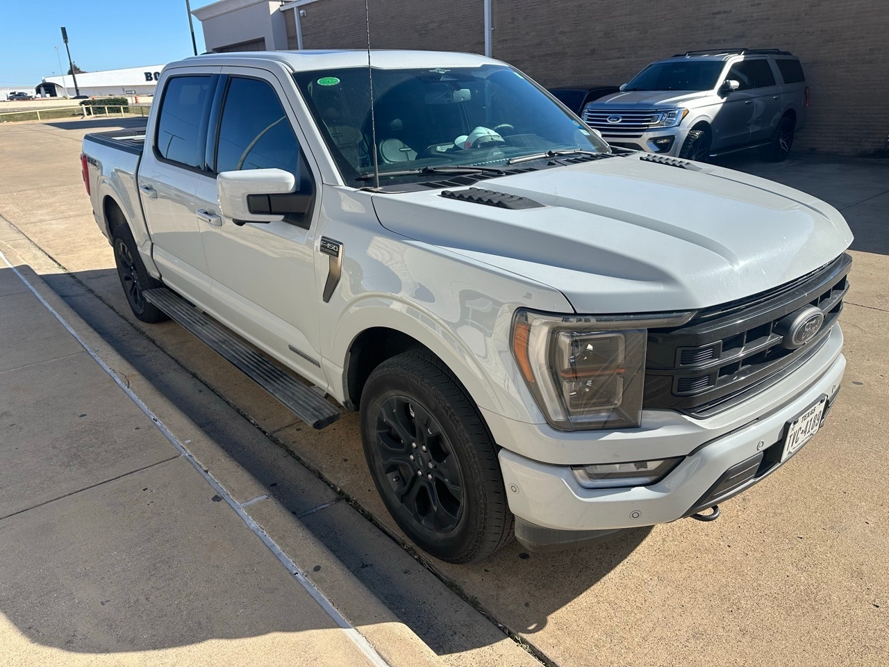 2023 Ford F-150 Platinum's photo
