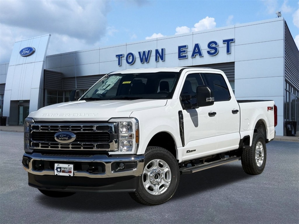 New 2026 Ford F-250 XLT Truck Crew Cab